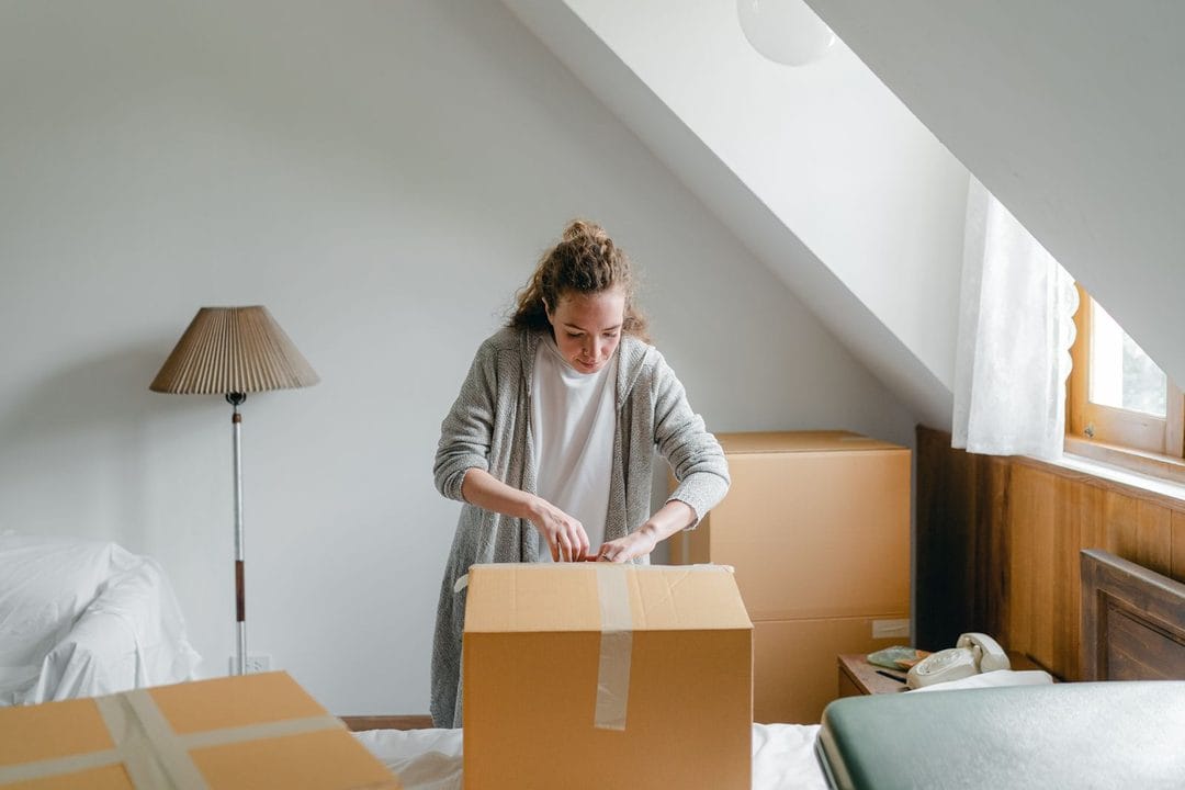 Uit huis om te studeren: de financiële checklist voor je eerste jaar op kamers